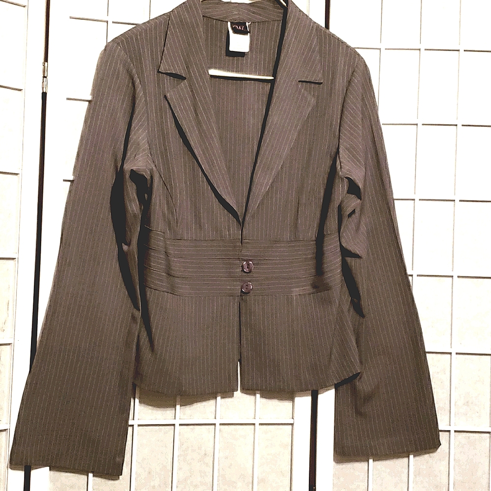 WRAPPER GREY/CRM/RED PINSTRIPE CROP JACKET SZ 11